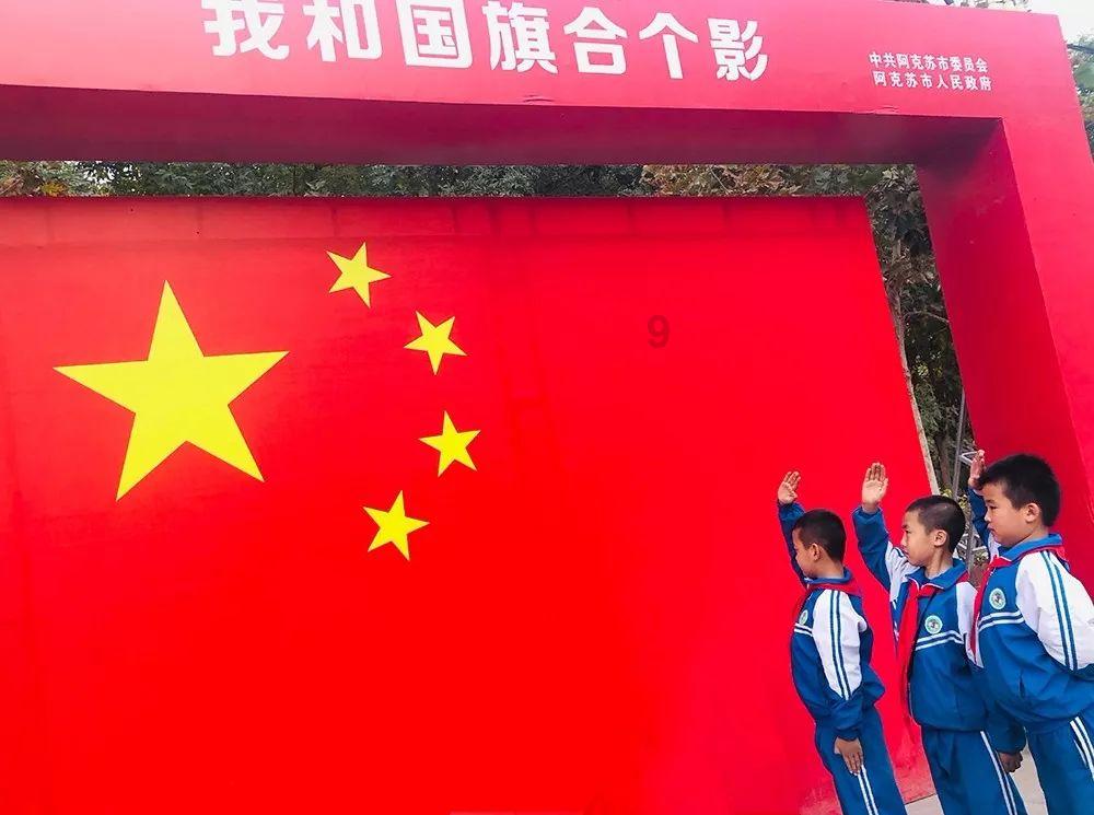 小猫钓鱼游戏龙王版有船